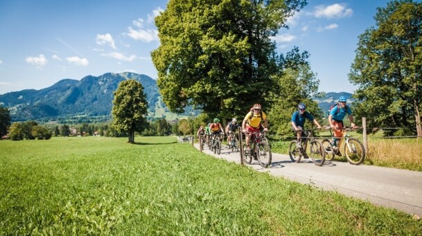 Mountainbike-Gruppe in Lenggries