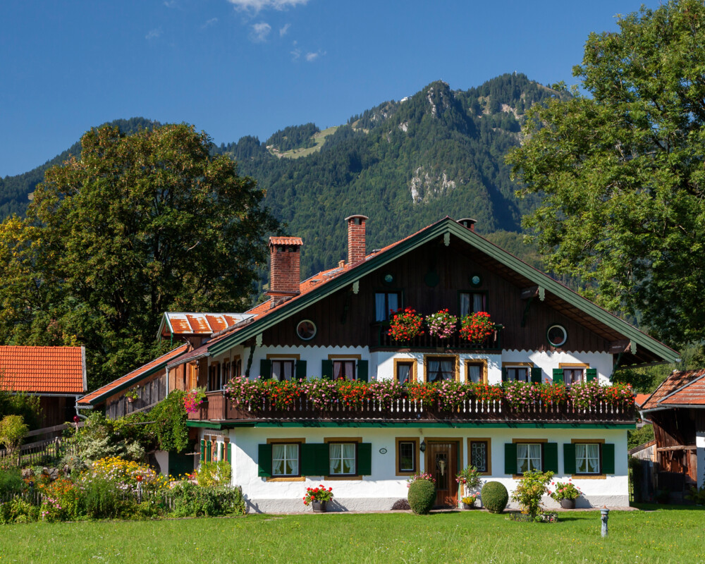 Außenansicht vom Gästehaus Zum Jäger in Lenggries