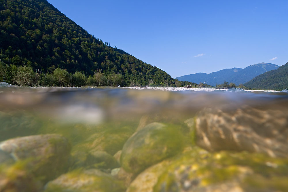 Isar Querschnitt unter Wasser und Oberfläche