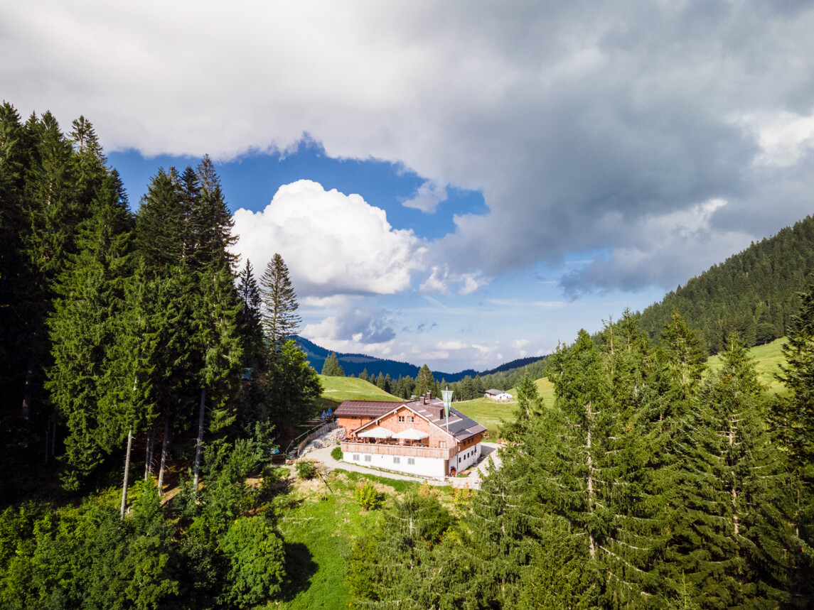 Lenggrieser Hütte unterhalb des Seekarkreuz