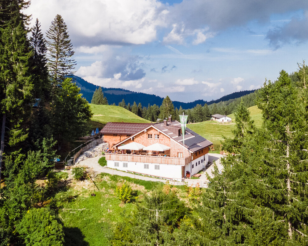 Lenggrieser Hütte unterhalb des Seekarkreuz