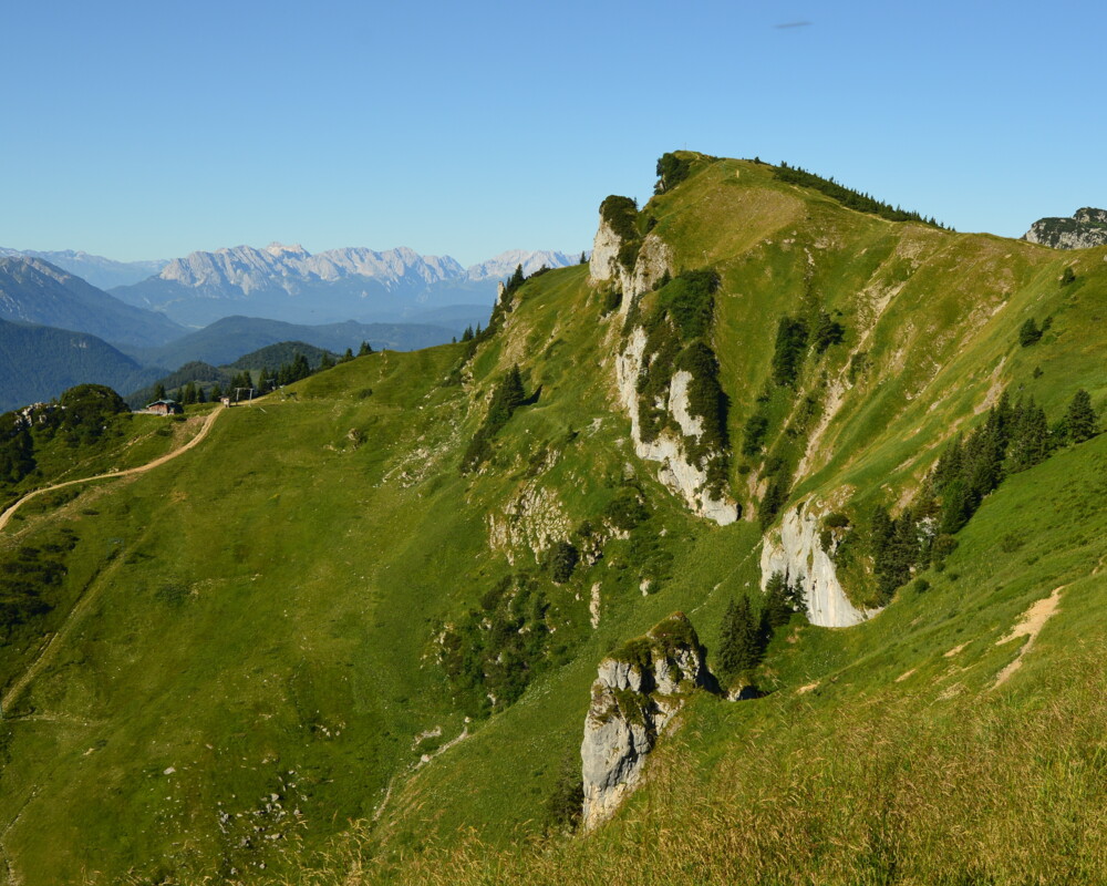 Großer Höhenweg am Brauneck mit Panoramablick