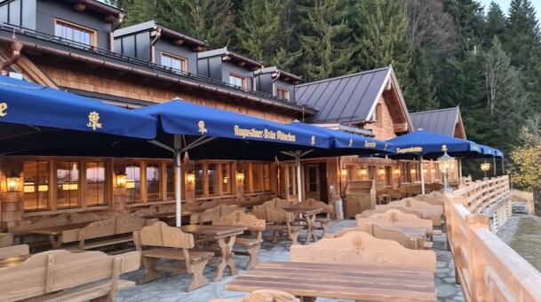 Bayernhütte mit Terrasse