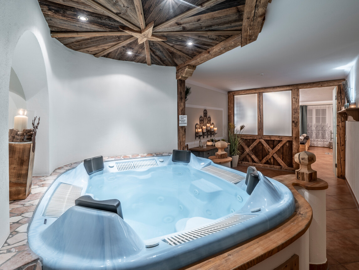 Indoor Pool im Holzerhof