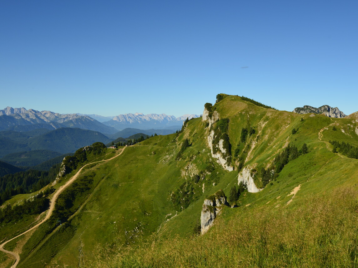 Großer Höhenweg am Brauneck mit Panoramablick