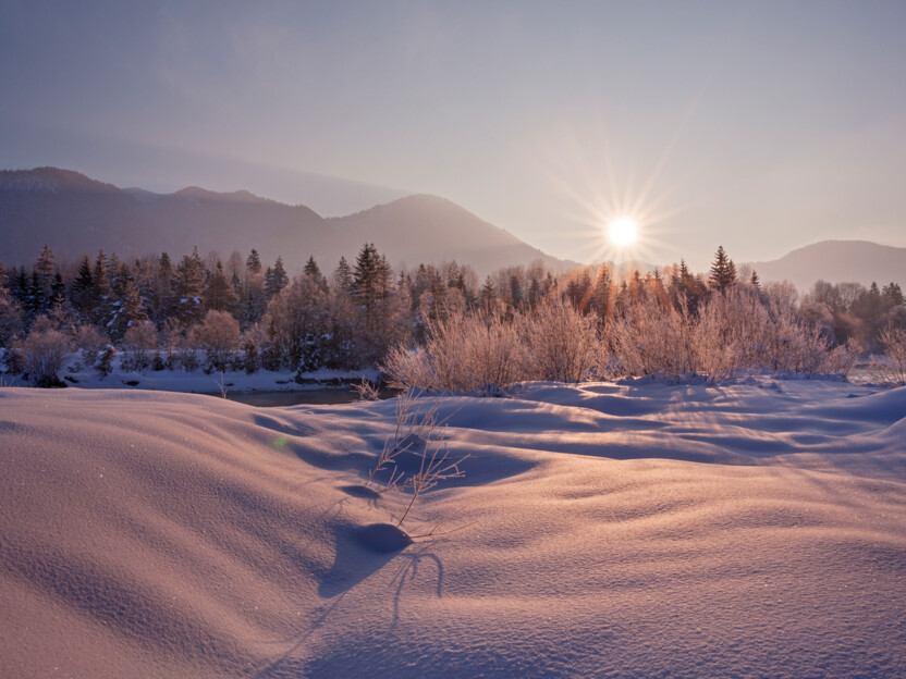Winterlandschaft Isar bei Sonnenuntergang